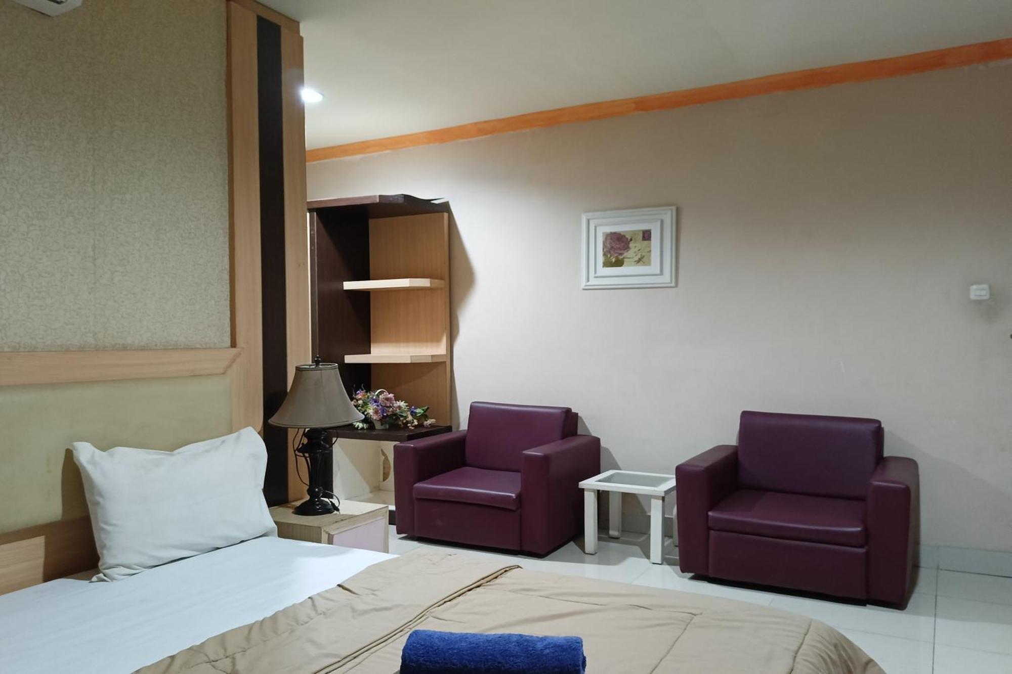 Oyo 93665 Puri Homestay Kendari Ngoại thất bức ảnh